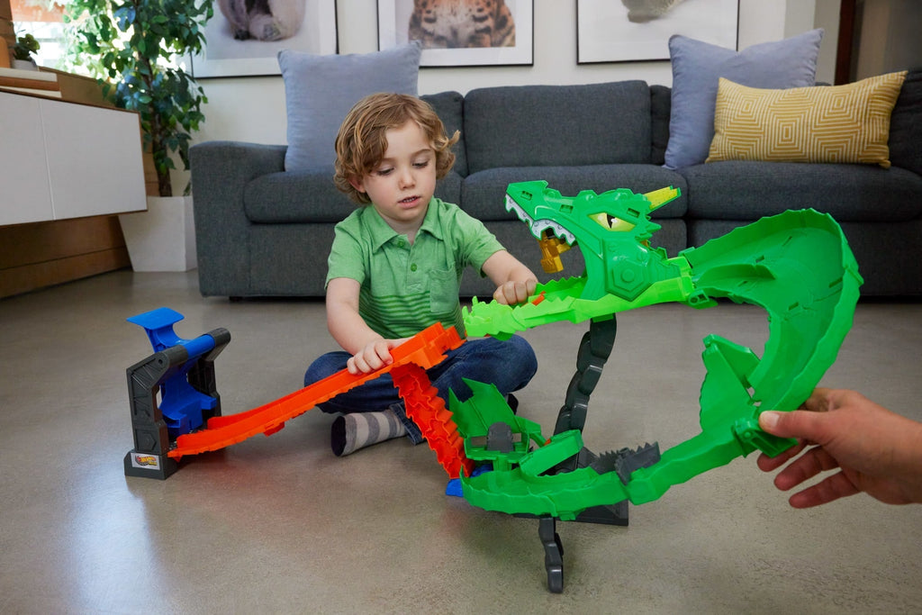 Hot Wheels Monster Trucks Pista de Juguete Tiburones vs. Dinosaurios Destrucción del Dragón