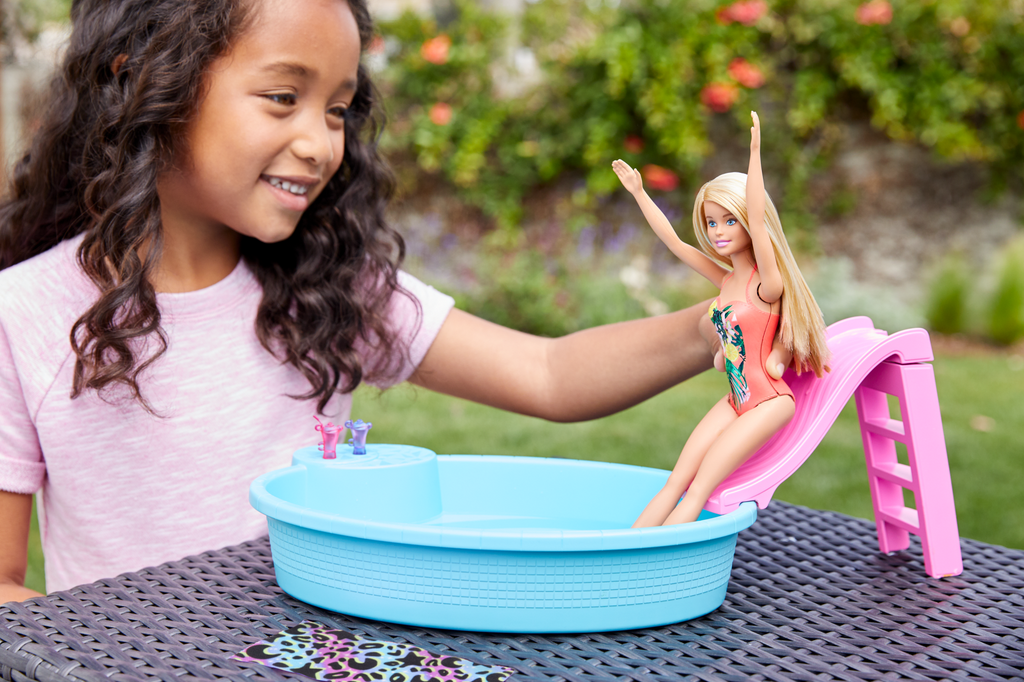 Barbie Poupée et Coffret