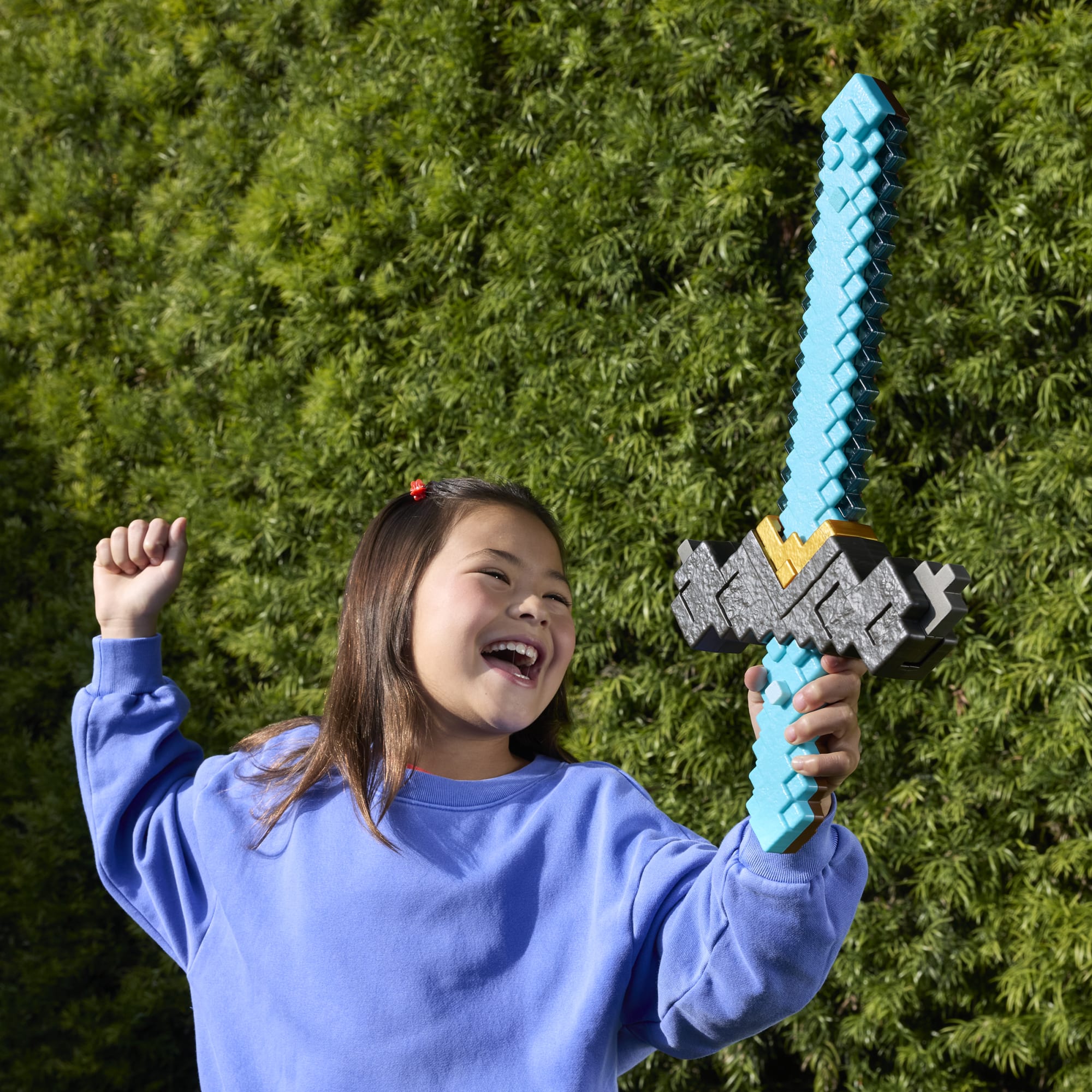 Minecraft Click And Switch Sword And Pickaxe Role-Play 2-in-1 Toy inspired By The Movie
